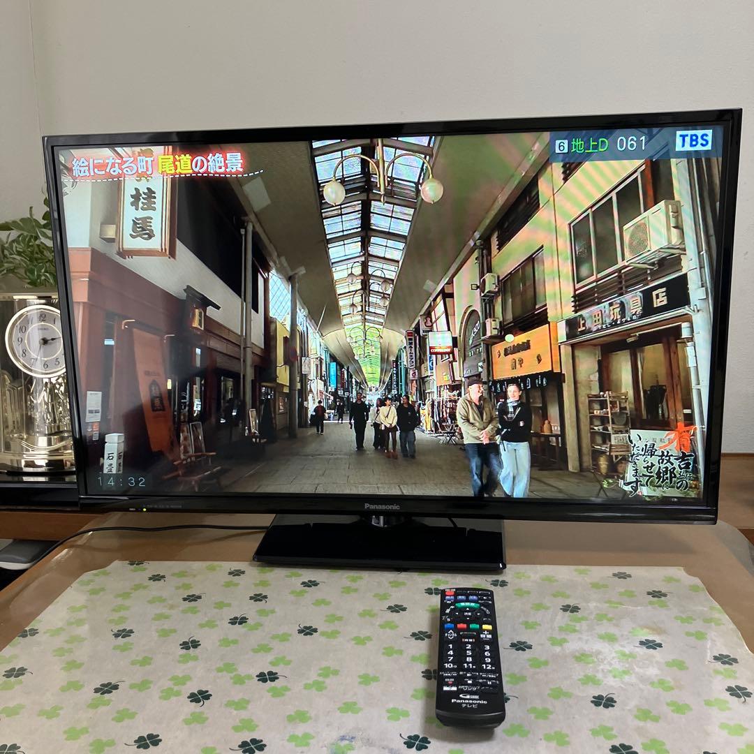Panasonic 32型　液晶テレビ　TH-32C300 2015年製