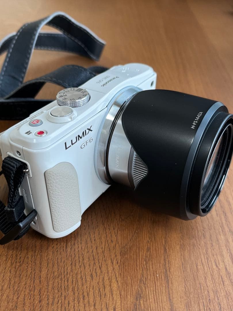 【美品】パナソニック　LUMIX DMC-GF6 (ホワイト)