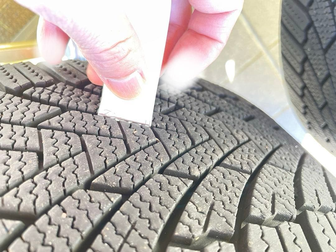 スタッドレスタイヤ、18インチ ホイール4本セット　ガリ傷無し　使用期間3ヶ月