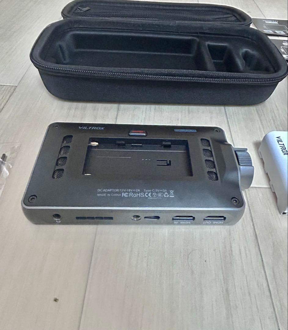 VILTROX DC-550 ポータブルLCDモニター