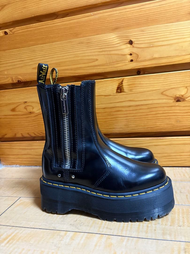 美品　クリーニング済み　厚底ブラックショートブーツ　チェルシー　男女兼用