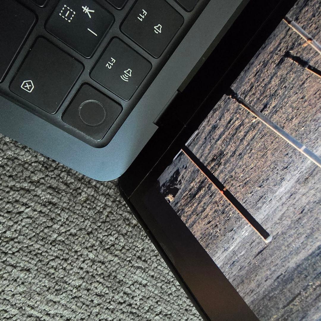 ​M2 MacBook Air 13インチ 24GB 1TB 10コアGPU