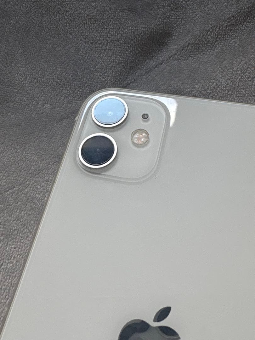 Apple iPhone 11ホワイト本体のみ