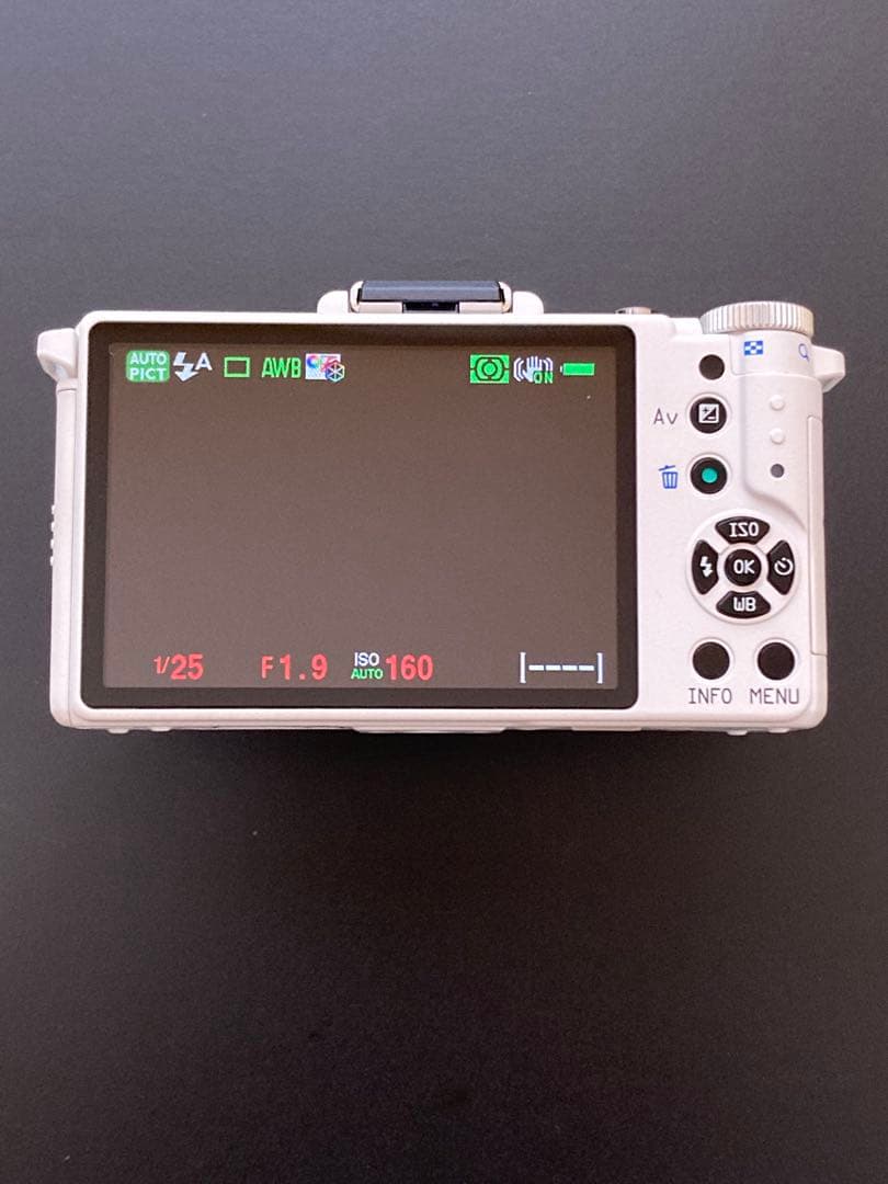 PENTAX ペンタックス　ミラーレス一眼Q ホワイト　01レンズセット