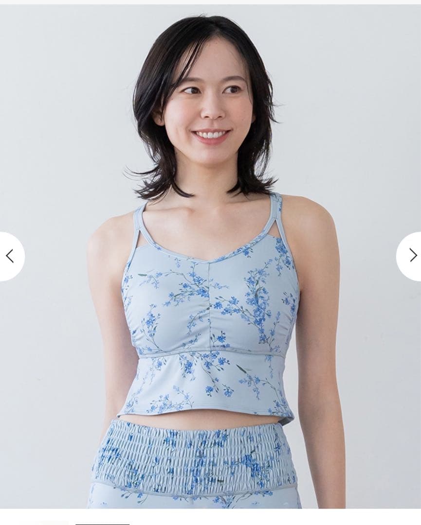 スカーラ　SUKALA フレアショートトップス