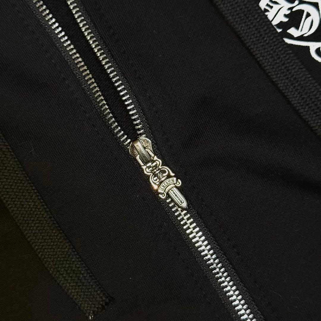 ラスト1点！早い者勝ち！Chrome Heartsの刺繍が入ったジップパーカー！