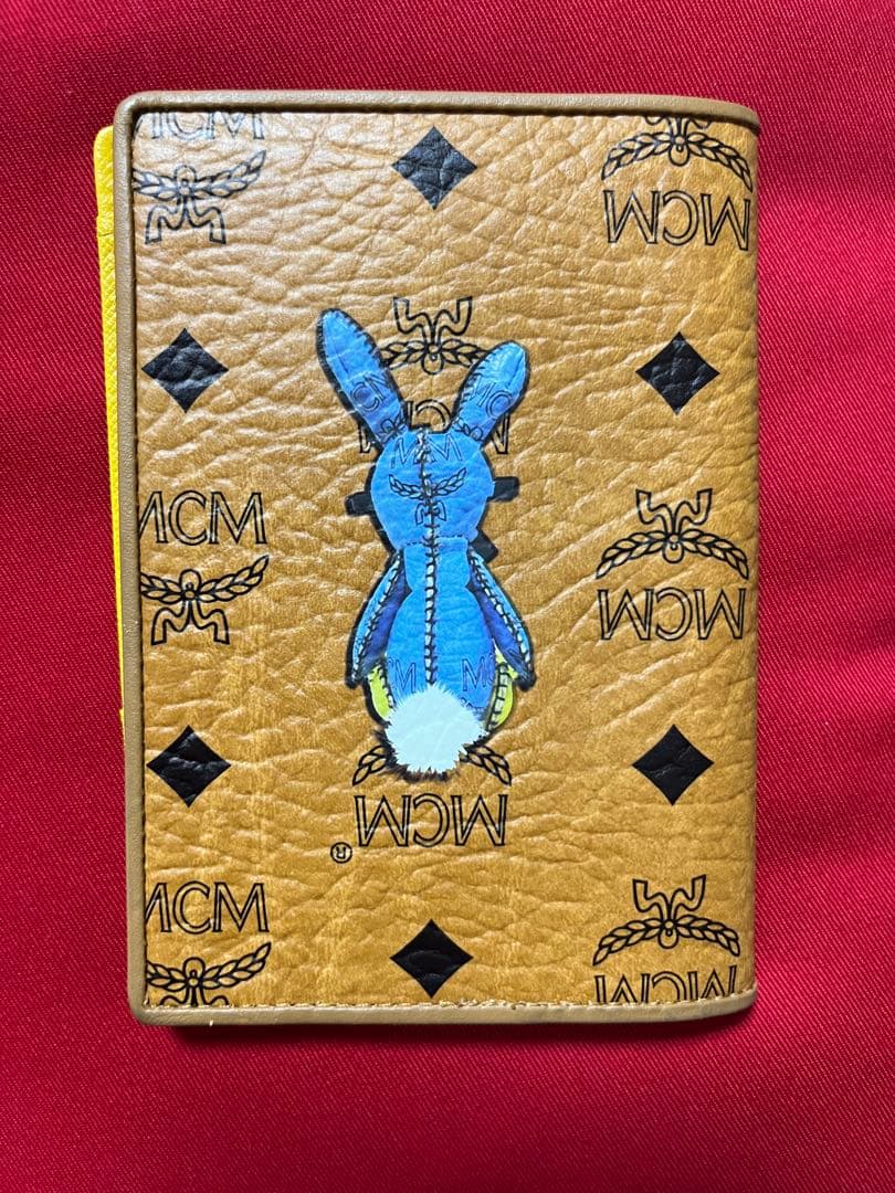再値下げ✳︎MCM ウサギデザイン パスポートケース　イエロー