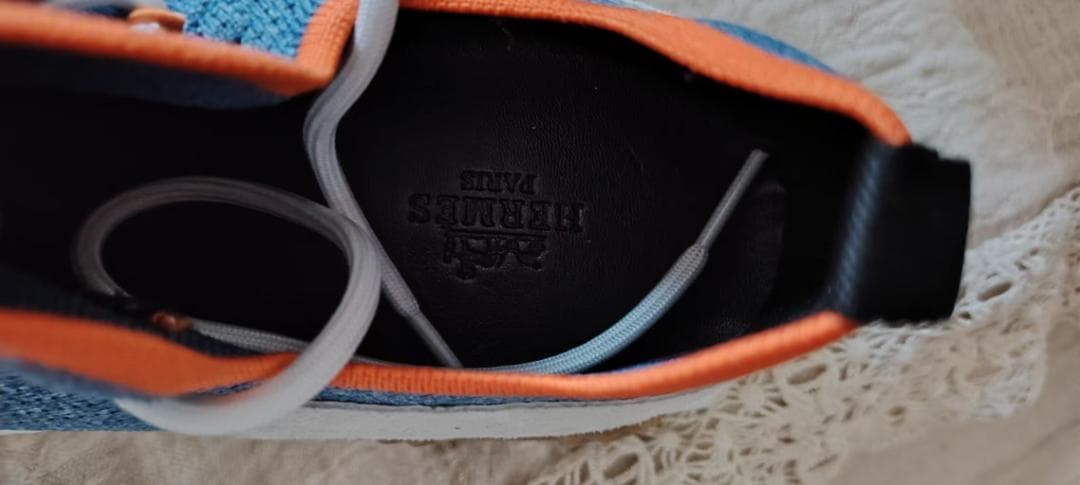 HERMES スポーツ シューズ(男性用) ハイカット 青/オレンジ