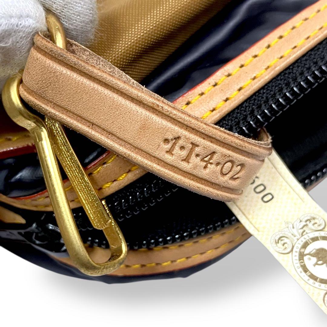 【極美品】HUNTING WORLD ハンティングワールド　メッセンジャーバッグ