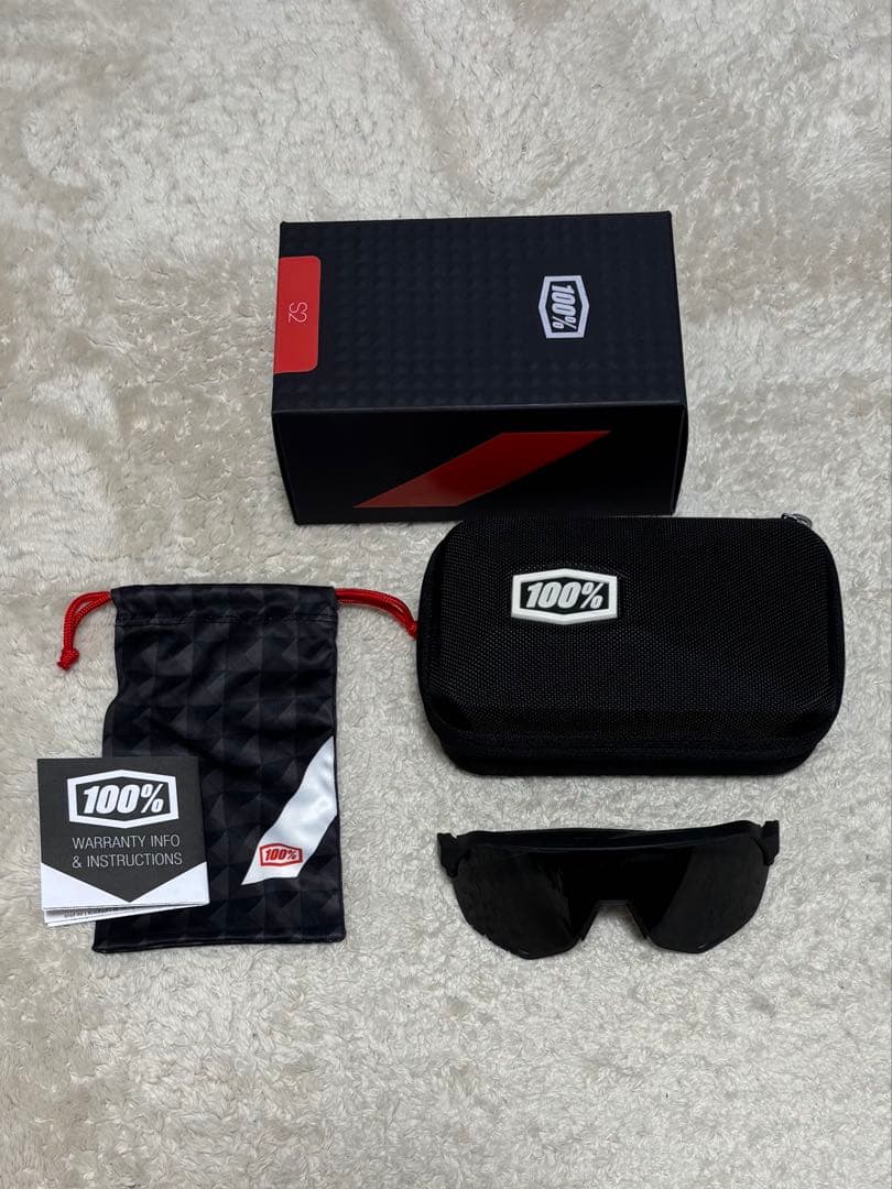 100% スポーツサングラス ブラック