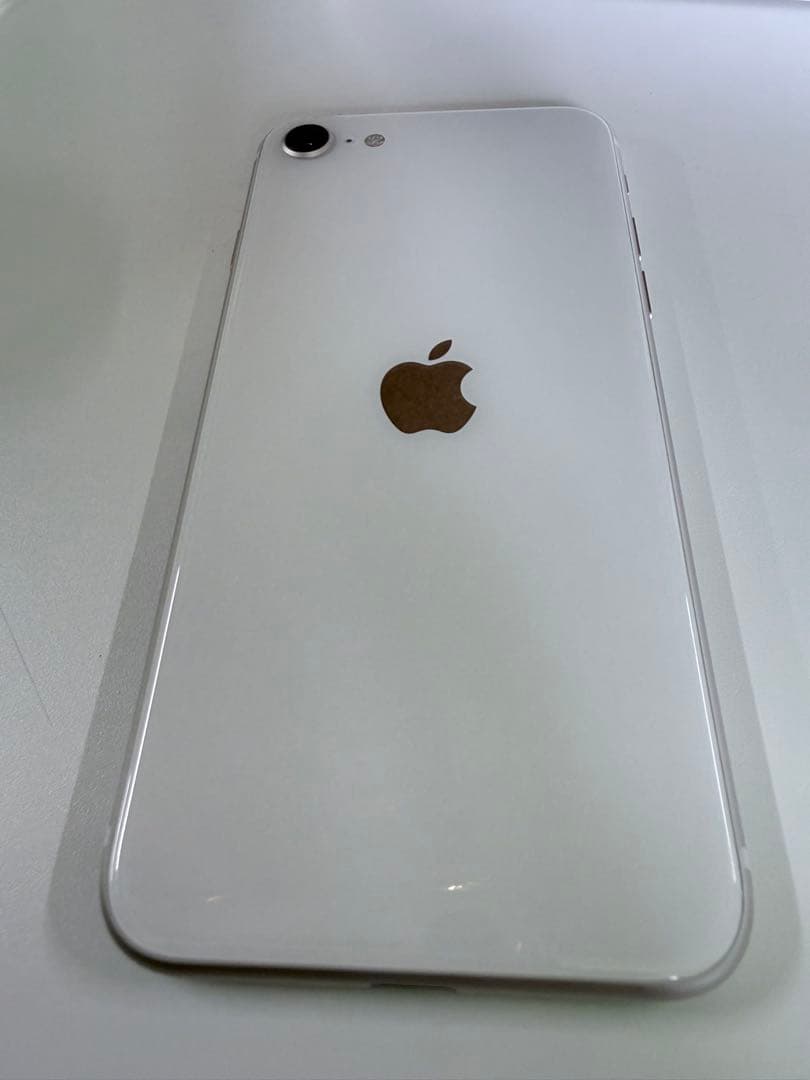 Apple iPhone SE(第3) ホワイト