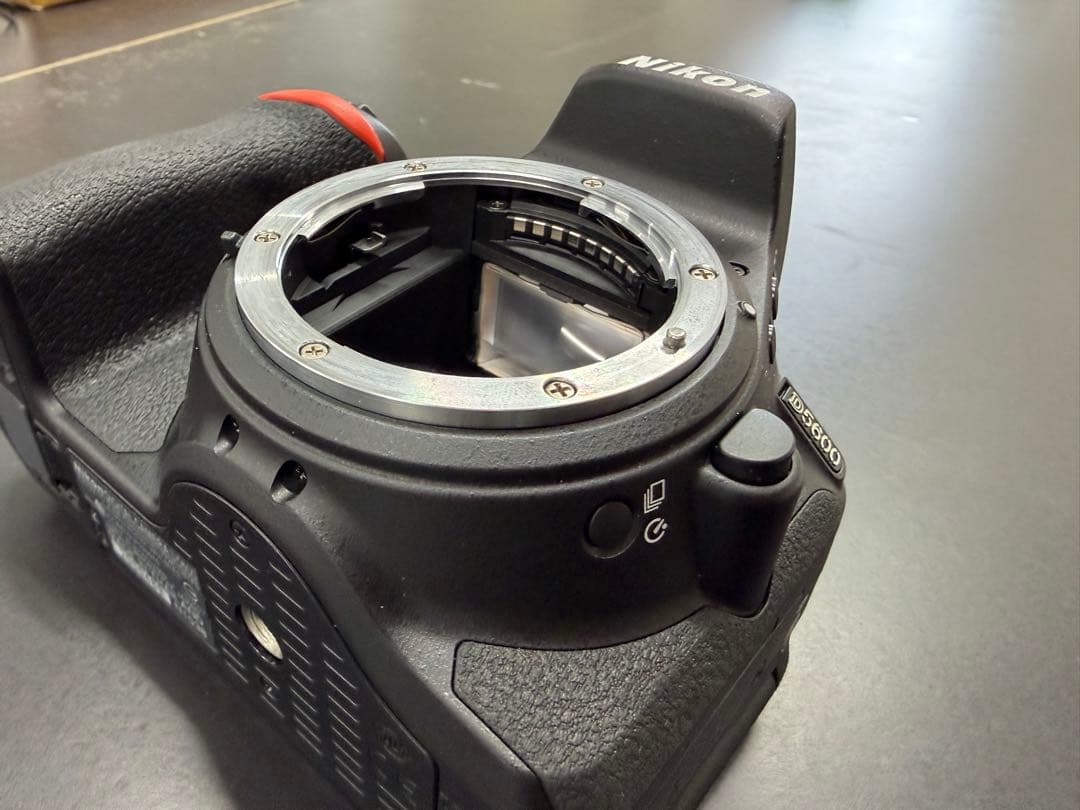 Nikon D5600 ボディほぼ新品