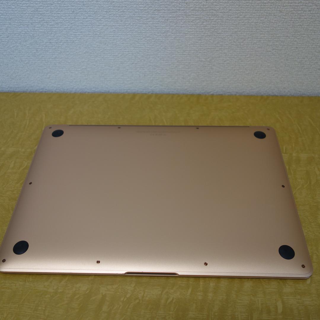 310）MacBook Air 2020 Apple　M1/8GB/SS256G
