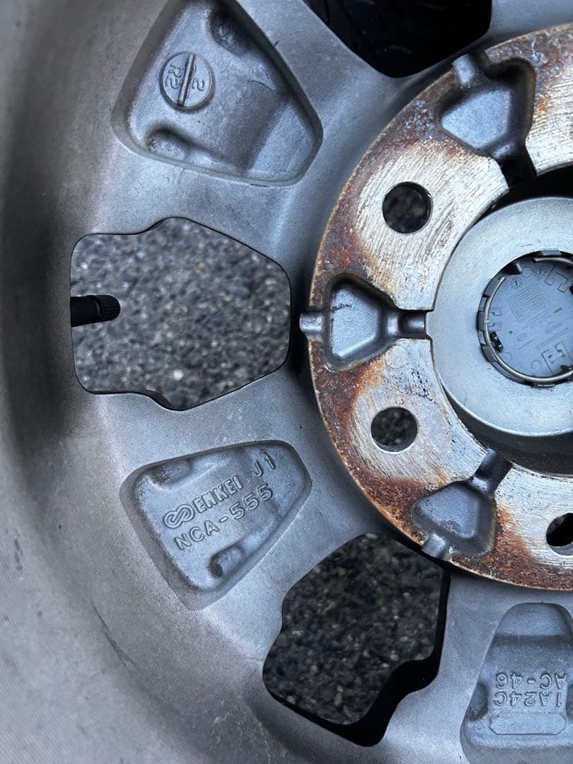 た*る様 送料込　キャラバン　プロスタイル　純正ホイール　2021年製　195/