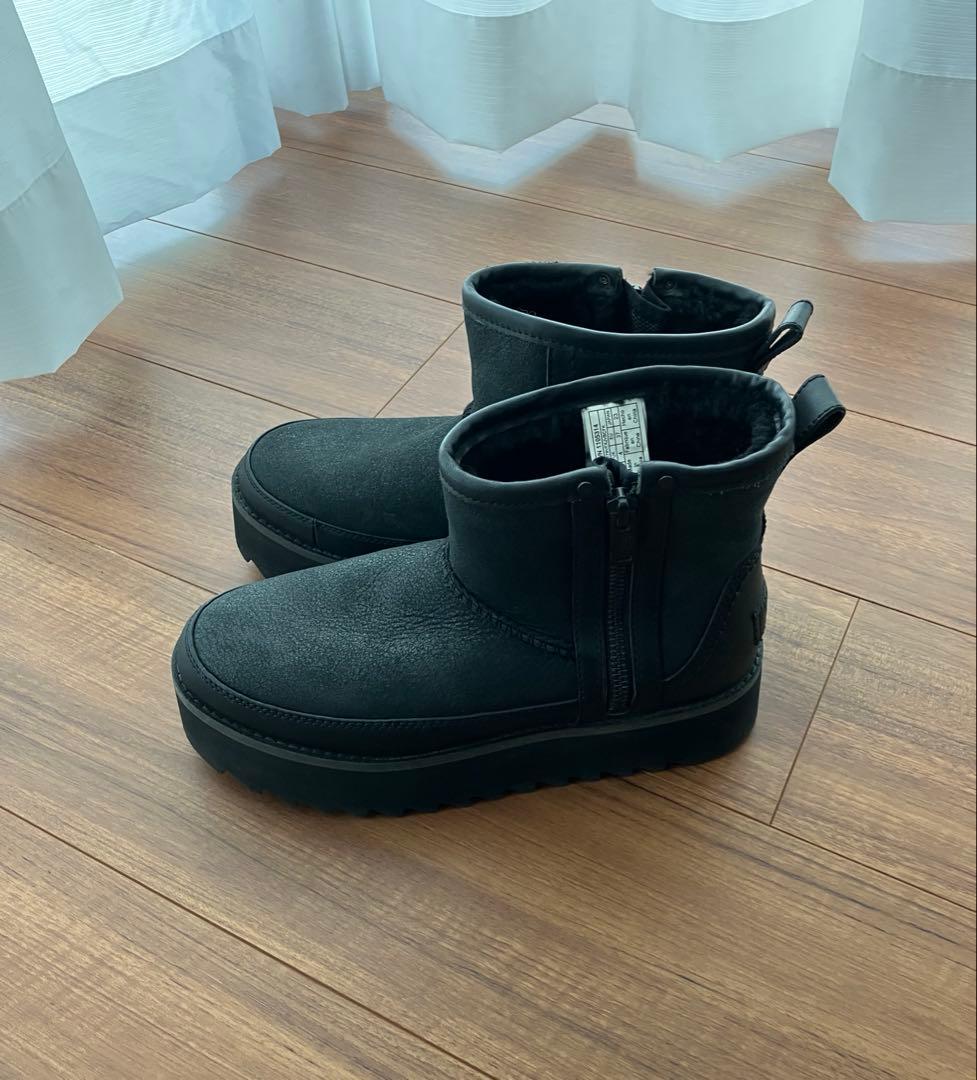 UGG クラシック リベル バイカーミニ 23.0 ブーツ