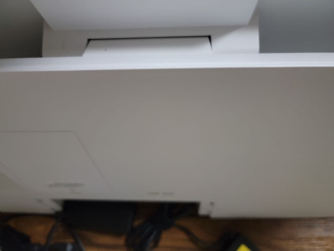 爆速SSD搭載　新しくてきれいなミニマリストPC テレビやゲーム用モニタにもなる