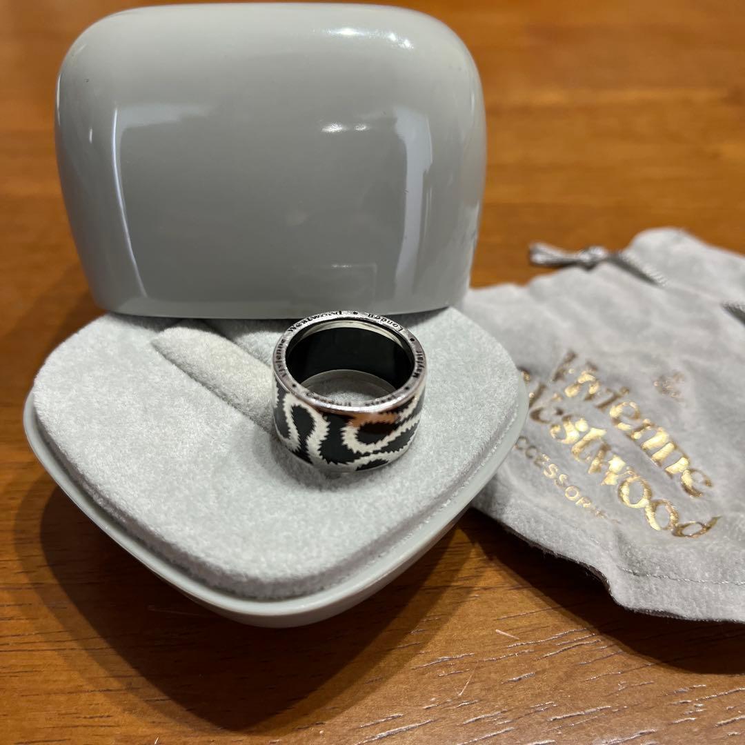 (値下げしました)Vivienne Westwood スクイグルリングSサイズ