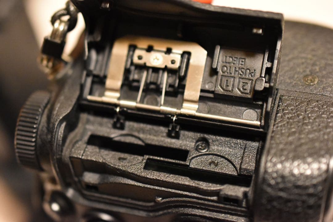 【写真と説明文必読】Nikon Z5 ボディ、バッテリーグリップなど