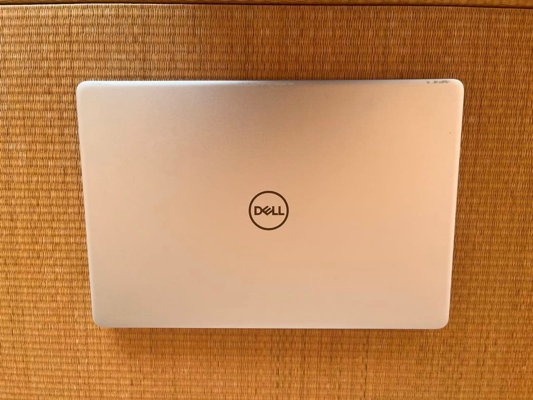 Dell Inspiron5370（Core i7/8GB) ACアダプタ付き