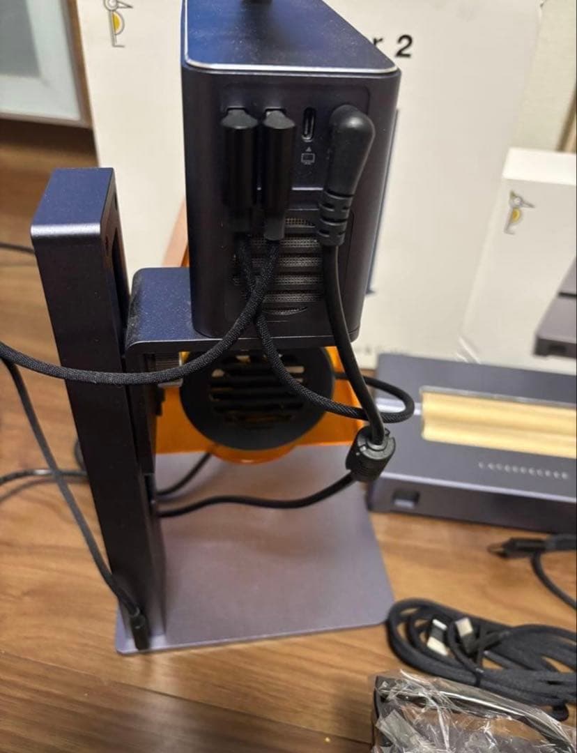 LaserPecker 2 レーザー彫刻機 本体とローラー