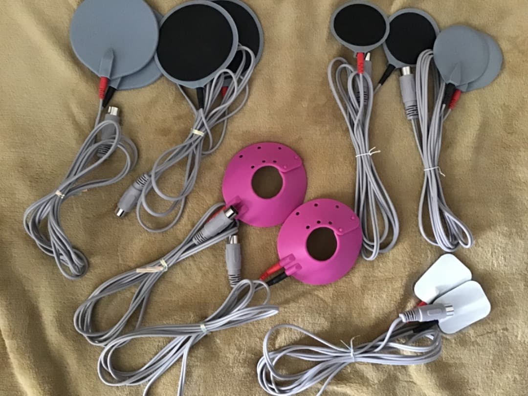 Electro Stimulation Instrument / EMS機器