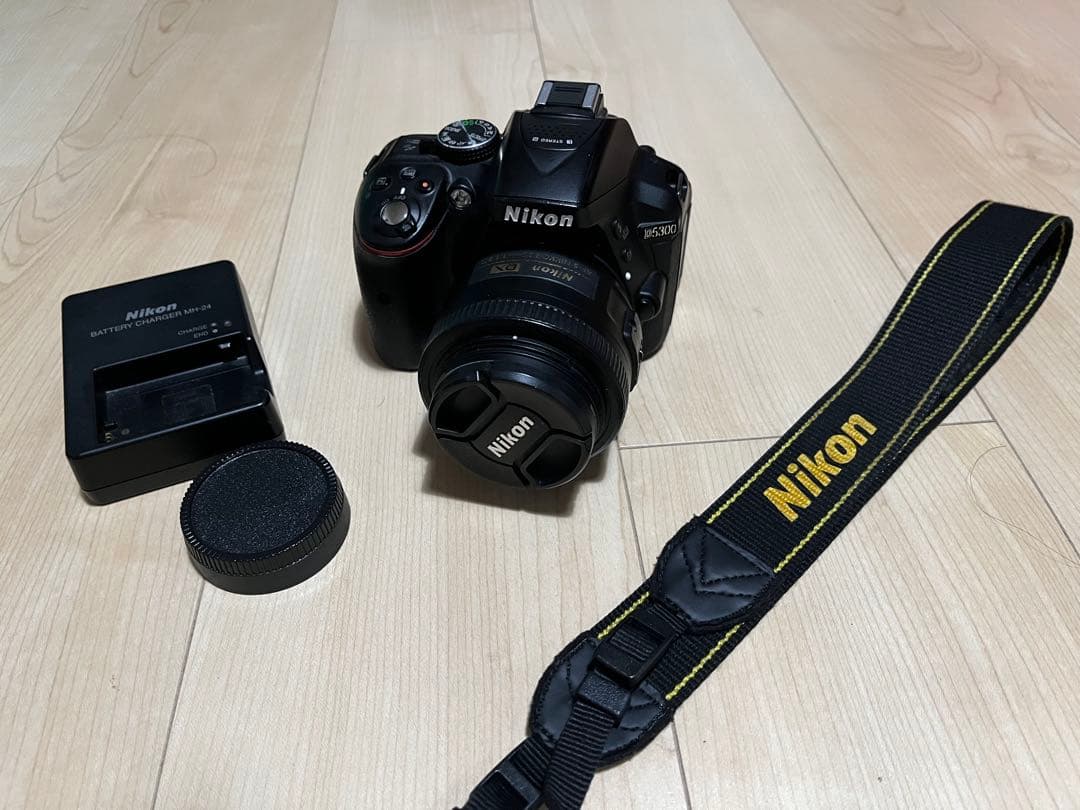 Nikon d5300 レンズ付き　nikkor35mm 1.8g