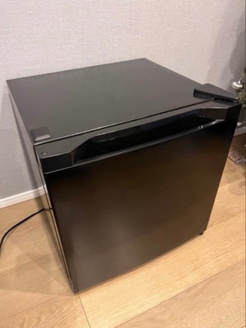 アイリスオーヤマ 小型冷蔵庫 RF-A31FD