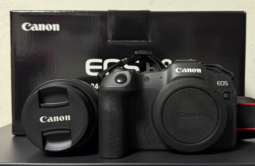 キヤノン Canon EOS R8 ミラーレス一眼カメラ　美品