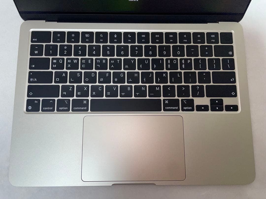 【美品】MacBookAir M3 13㌅ 韓国語キーボード