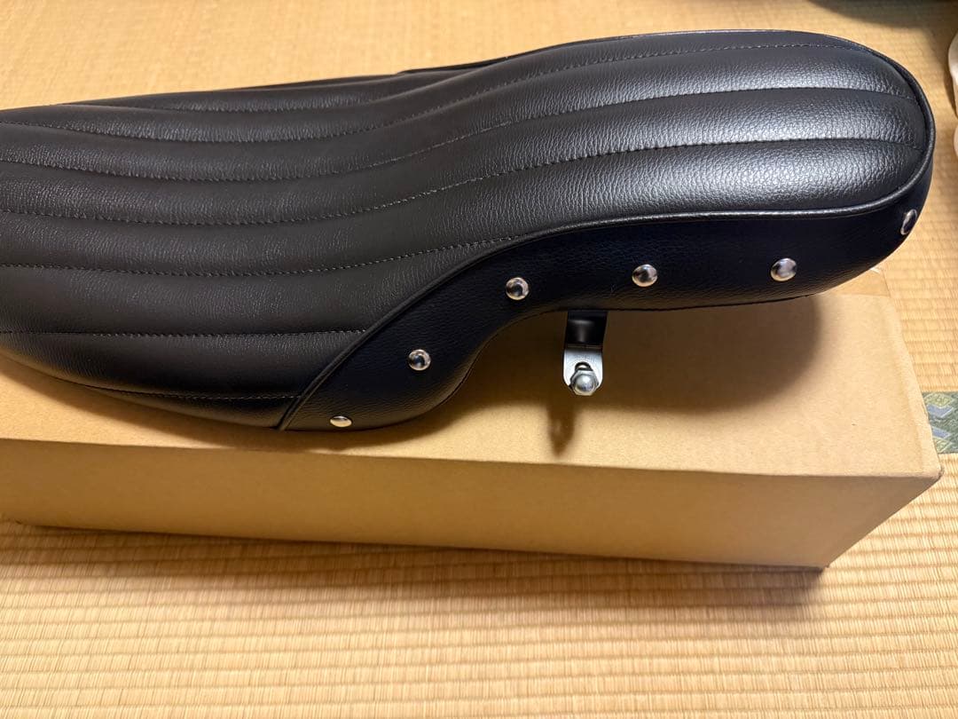 Garage T&F SR400　スタッド付きタックロールシート