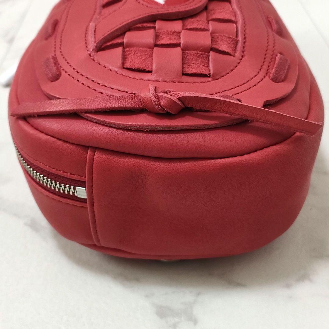 【新品タグ付】TRION　THE GLOVE　ボディバッグ　グラブレザー　レッド