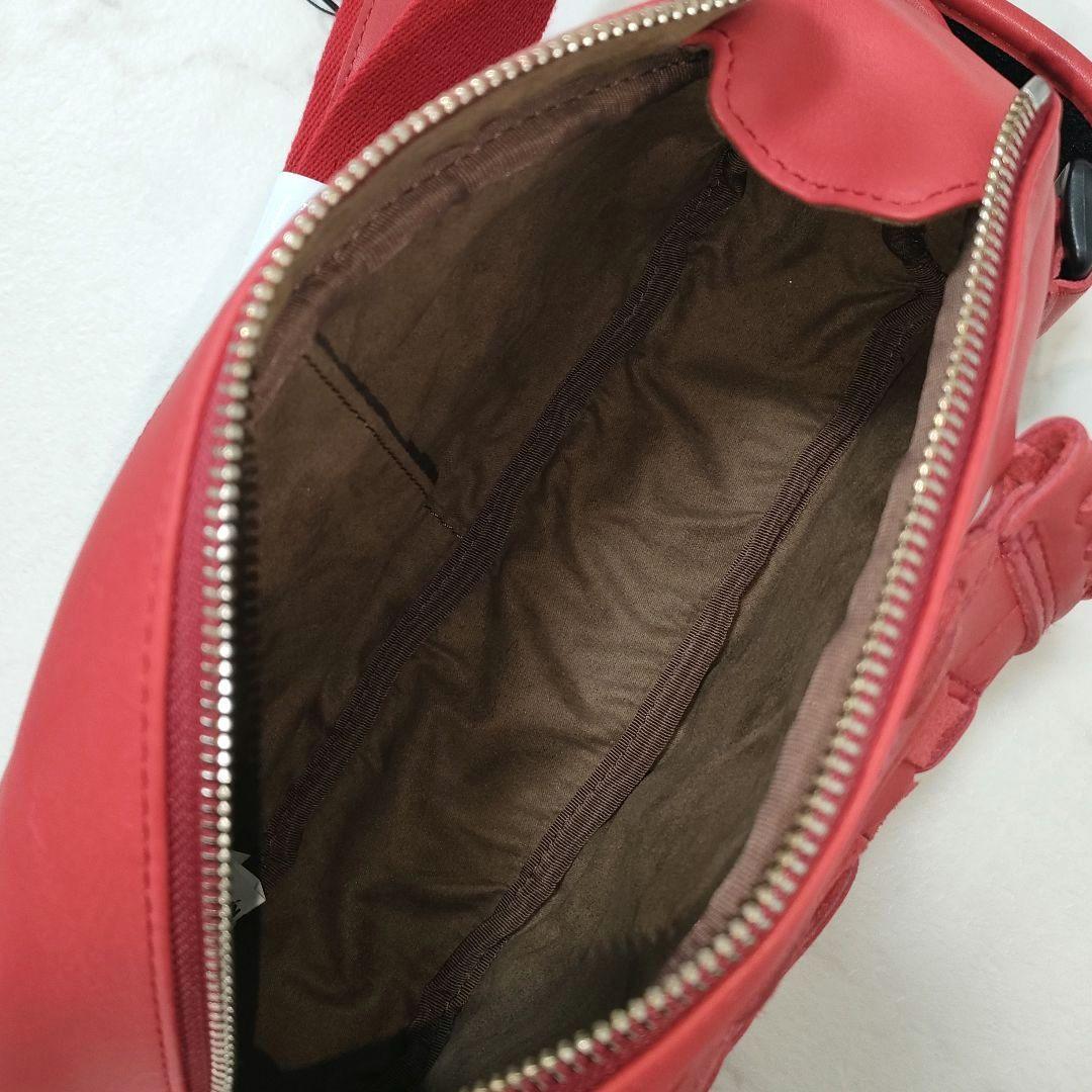 【新品タグ付】TRION　THE GLOVE　ボディバッグ　グラブレザー　レッド