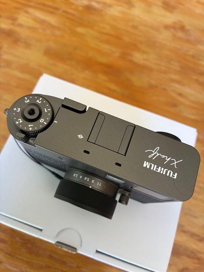 FUJIFILM Xhalf コンパクトデジタルカメラ　チャコールシルバー