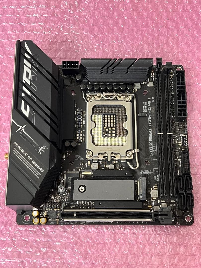 ASUS ROG STRIX B660-I GAMING WIFI マザーボード