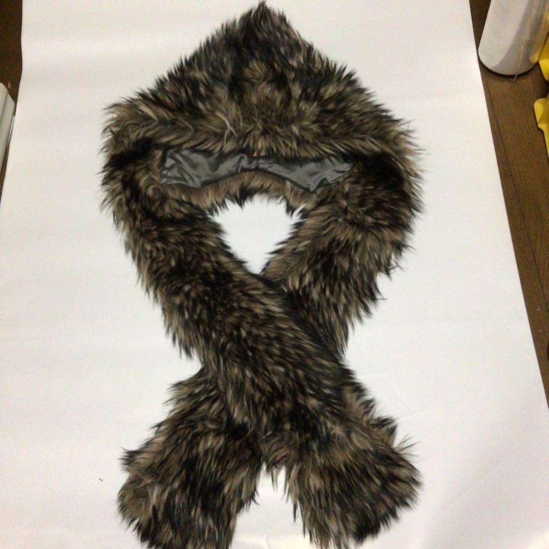 ヴィヴィアンウエストウッド　マフラー(フード有り)