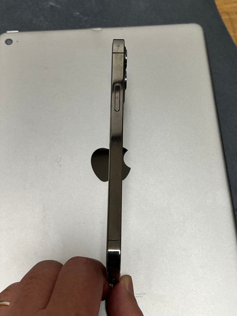 Apple iPhone 12 Pro グラファイト　SIMフリー