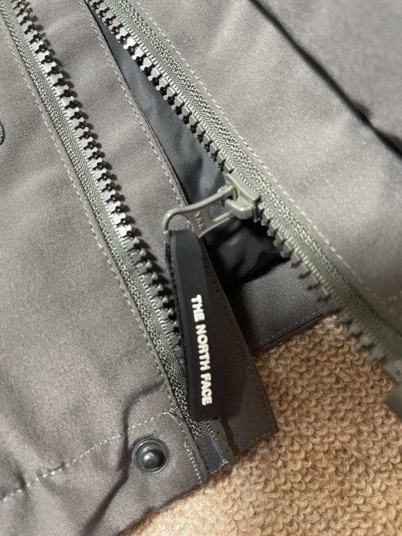 新品　韓国限定ノースフェイス グースダウンジャケット グレー 高級色 メンズ S