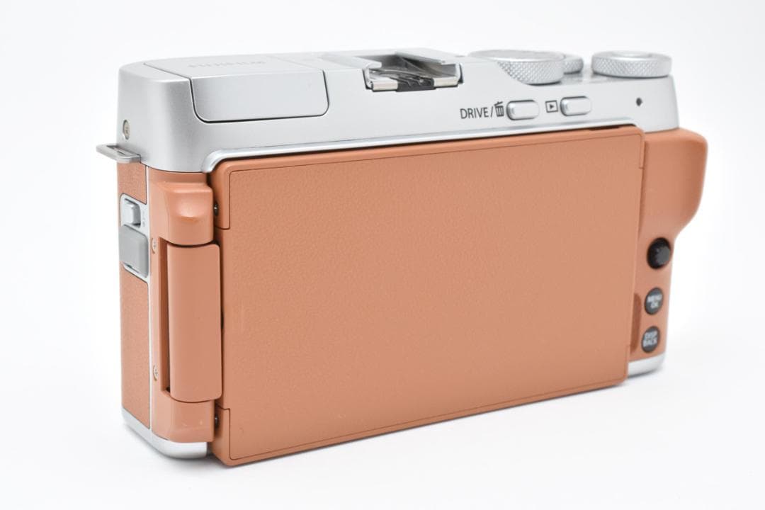 超美品 富士フイルム X-A7 ミラーレスデジタルカメラボディ ブラウン
