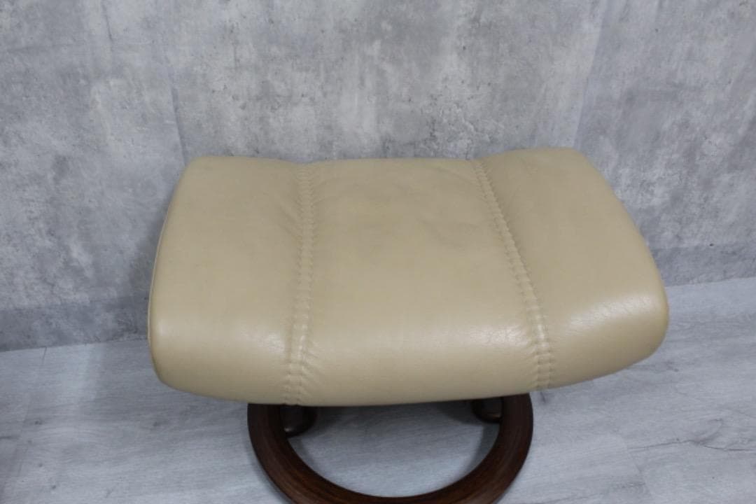 Stressless ベージュ リクライニングチェア　本革