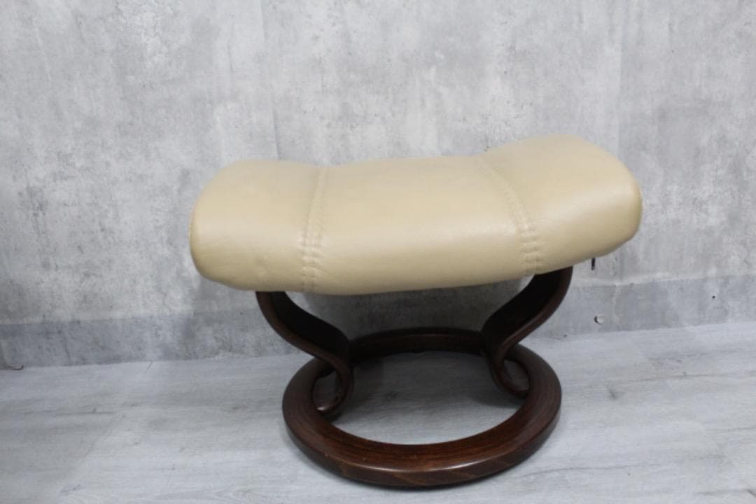 Stressless ベージュ リクライニングチェア　本革