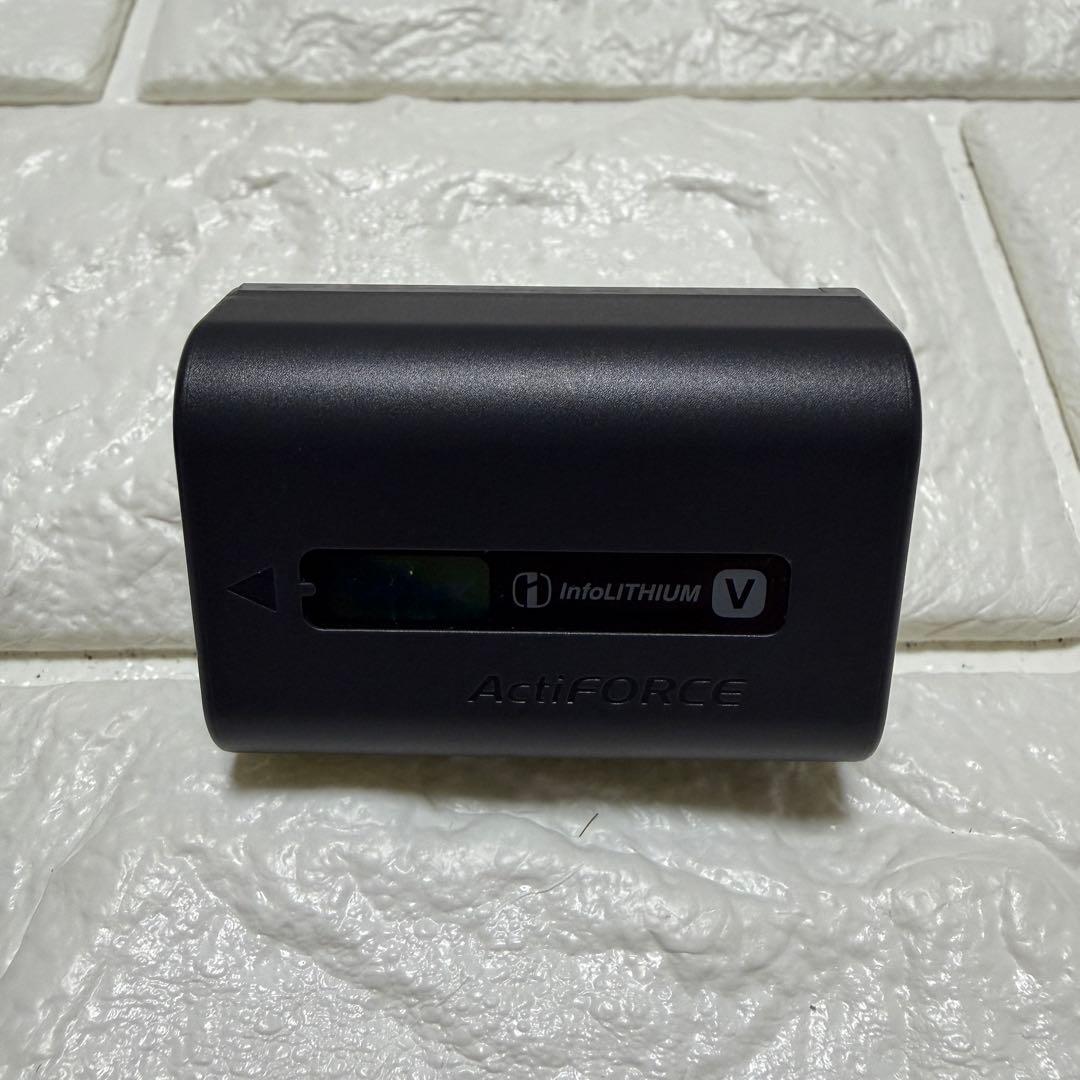 美品 SONY HANDYCAM HDR-CX670 ホワイト