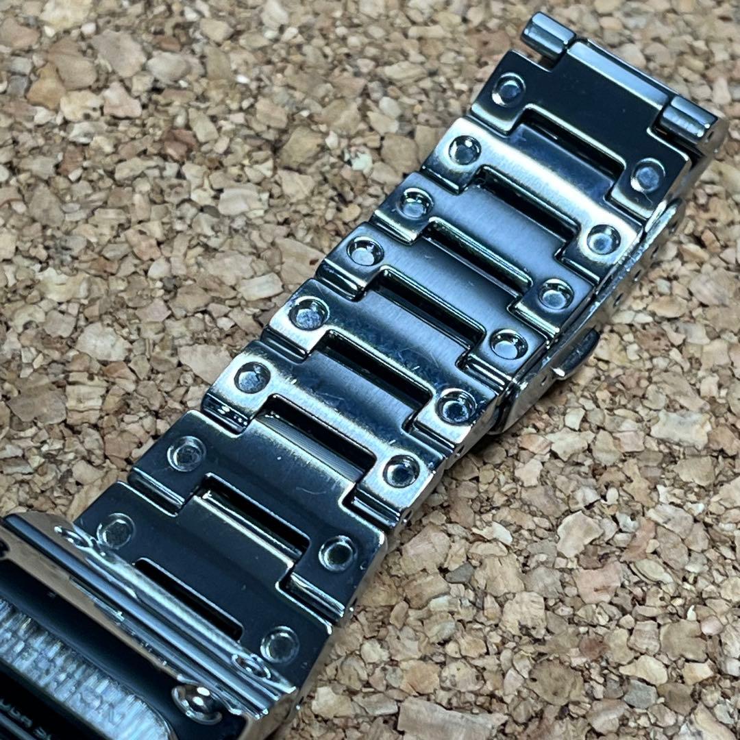 カシオGーSHOCK/GMWーB5000Dー1JFメタリックカバード電波ソーラー