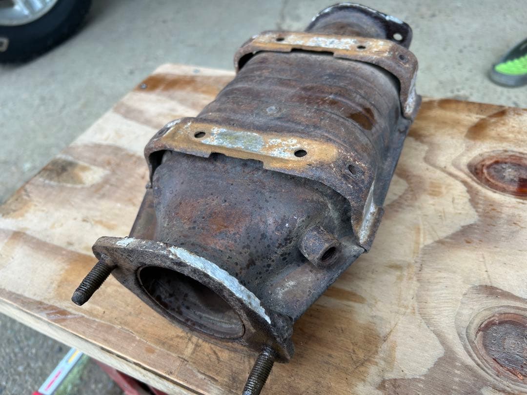 ⭐︎今週限定⭐︎日産　触媒　X4 HCR32