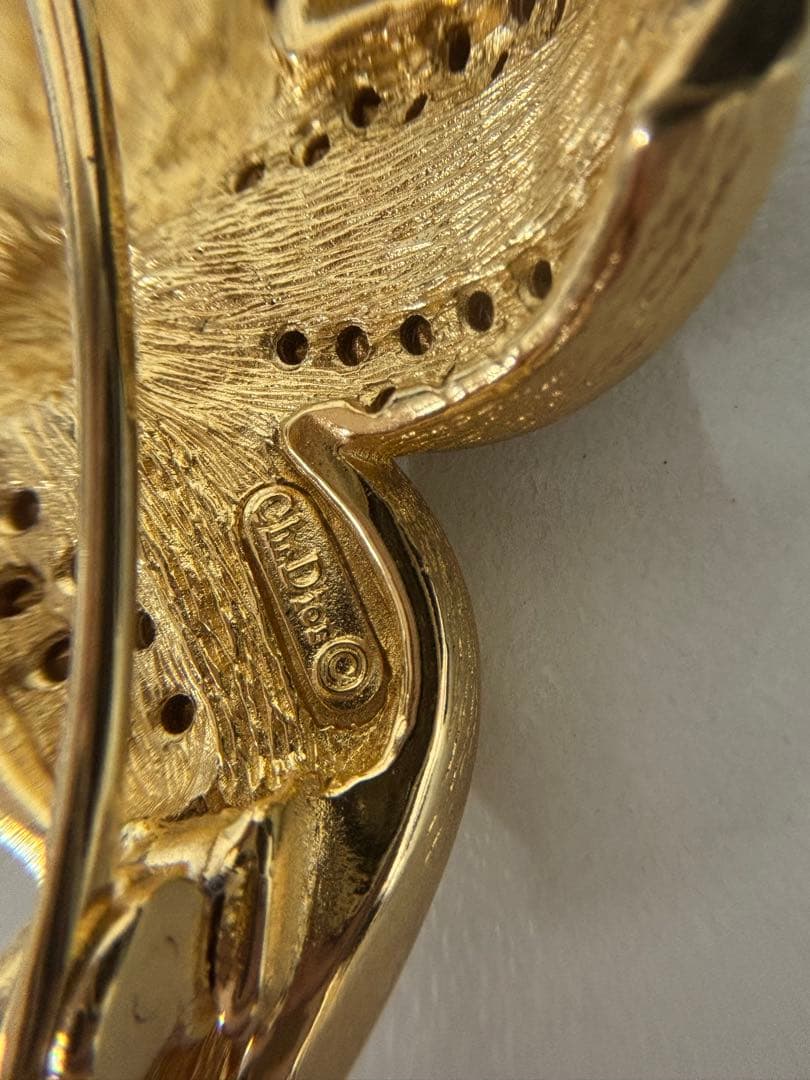 Dior 花デザイン ブローチ