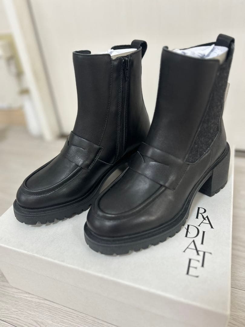 RADIATE ブラック チャンキーヒールブーツ　サイドゴア　ヤマダヤ