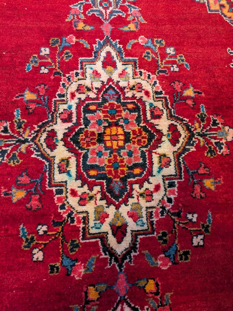 【ハマダン産ペルシャ絨毯】 赤 約153cm x 109cm