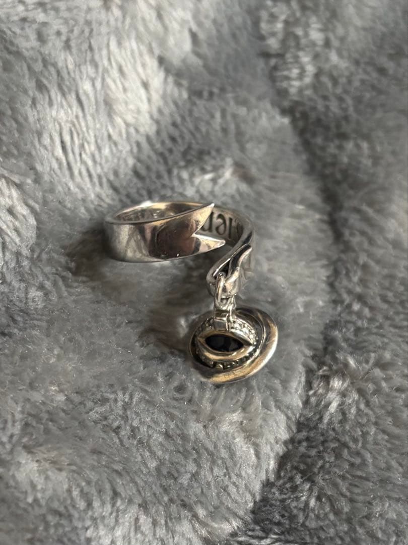 vivienne westwood オーブリング　リボン