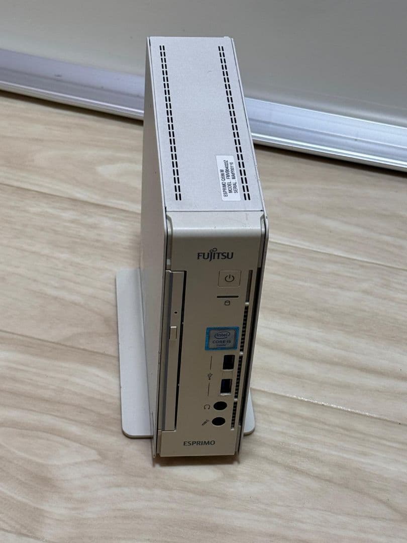 Fujitsu ESPRIMO スリムデスクトップPC Q556/M