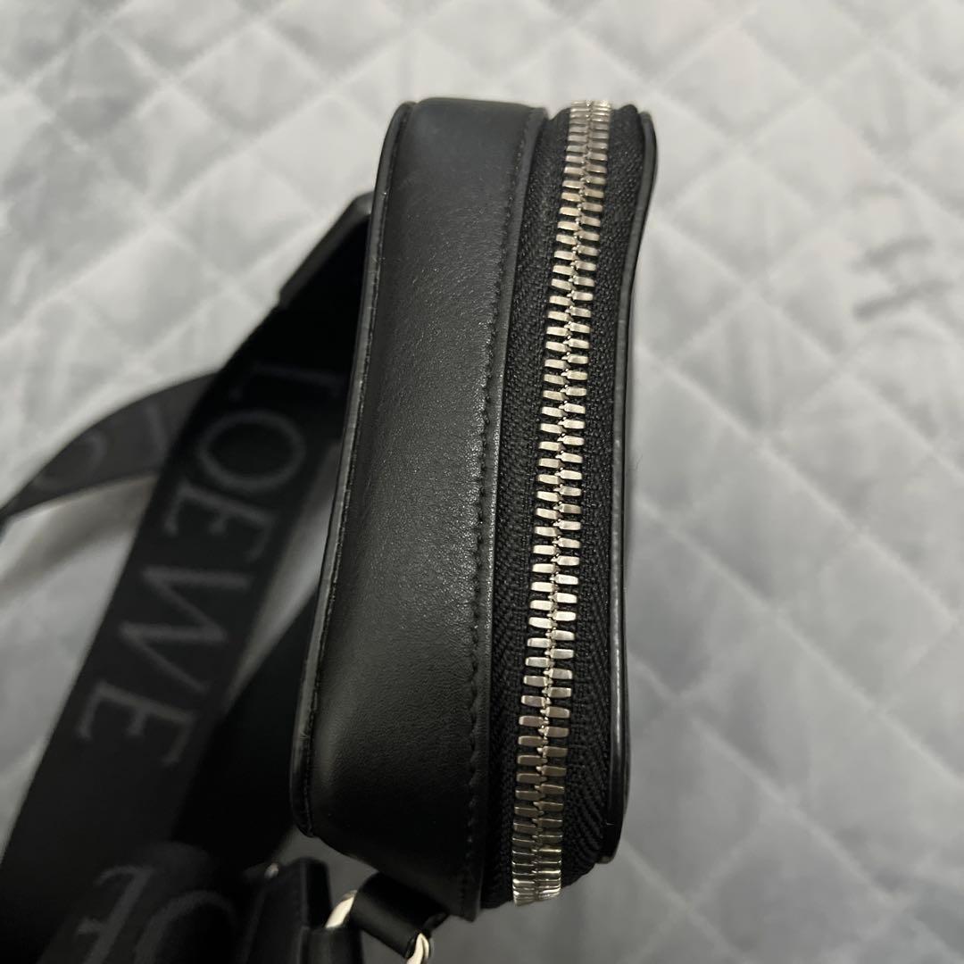 LOEWE バーティカルクロスボディ　ショルダーバック　ブラック