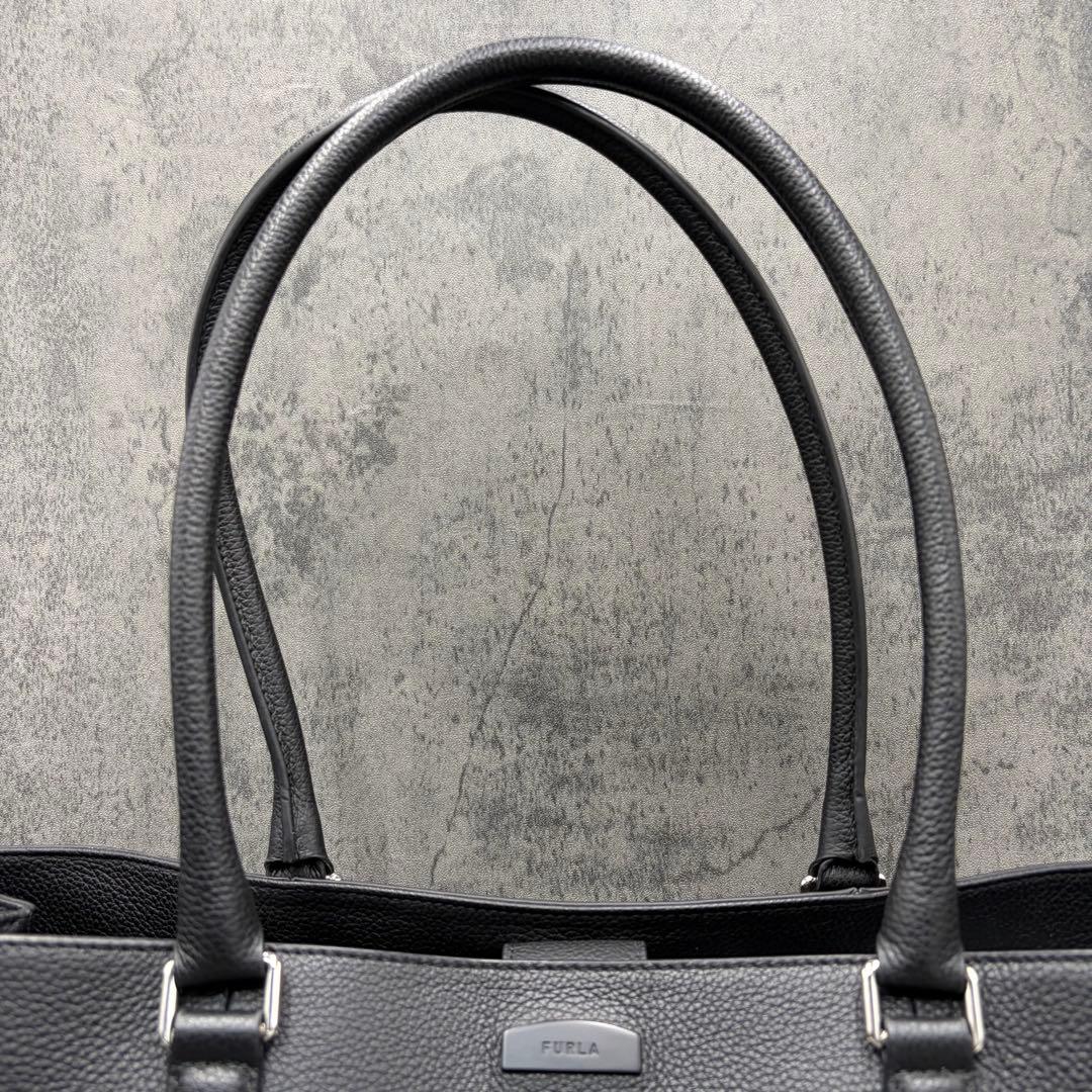 近年 フルラ ビジネスバッグ 肩掛け A4 ブリーフケース シボ革 黒 メンズ